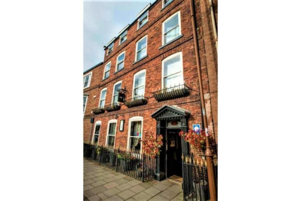 Hotel Oyo The Townhouse Durham