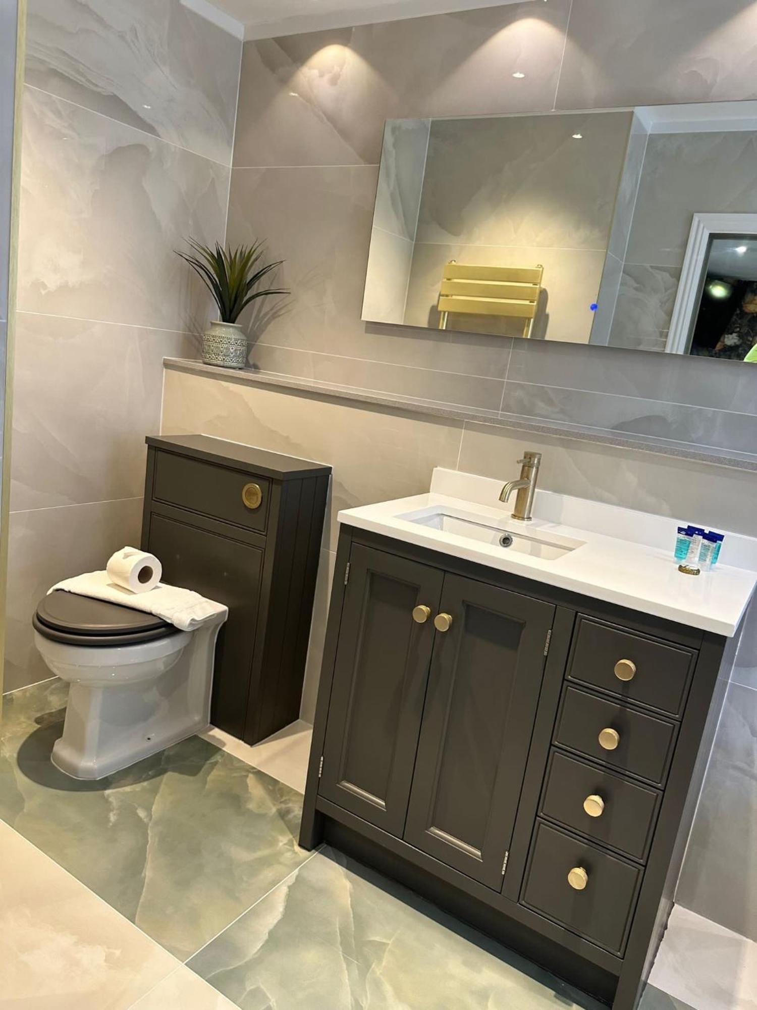 Oyo The Townhouse Hotel Durham