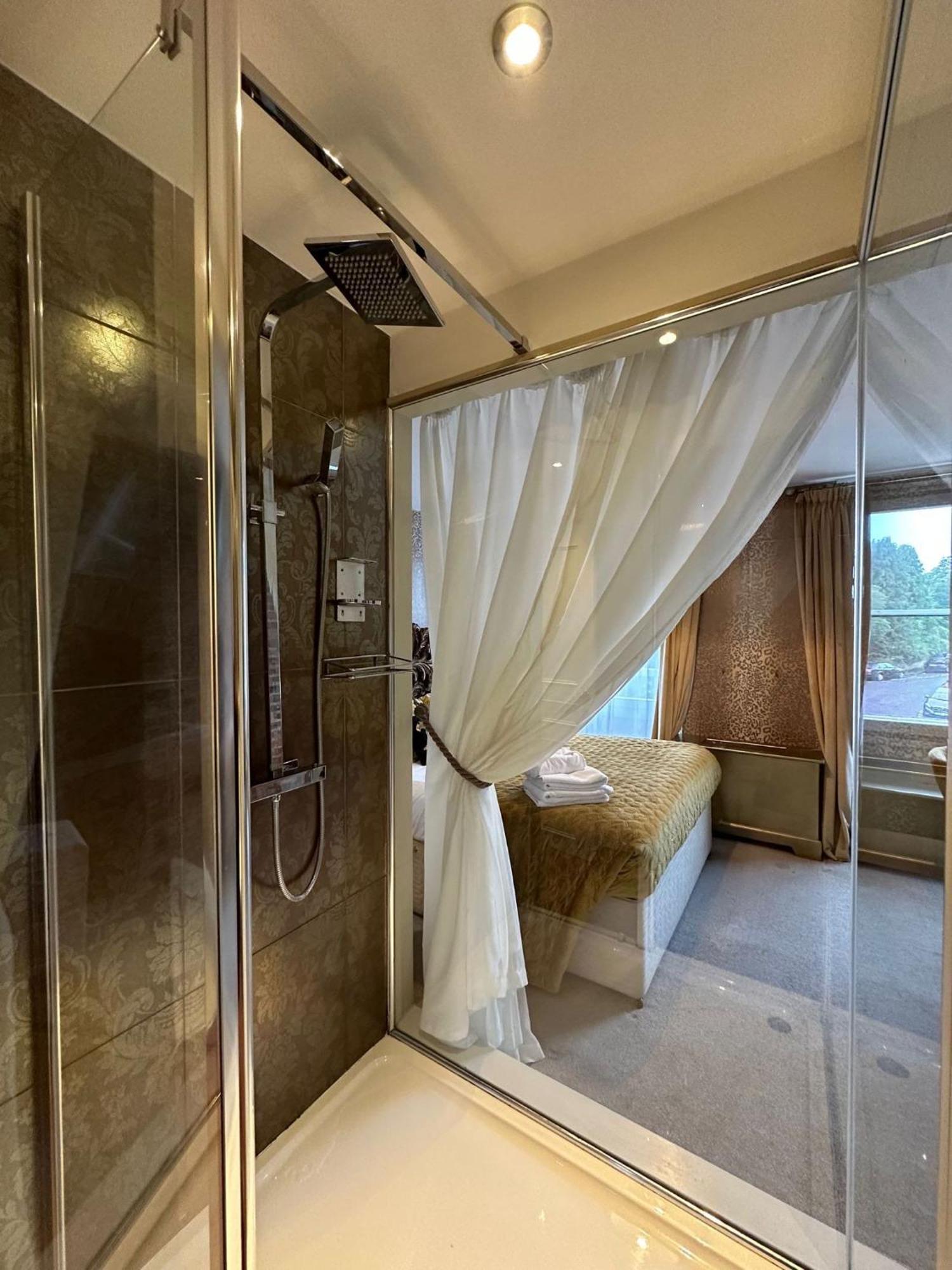 Oyo The Townhouse 5* Durham