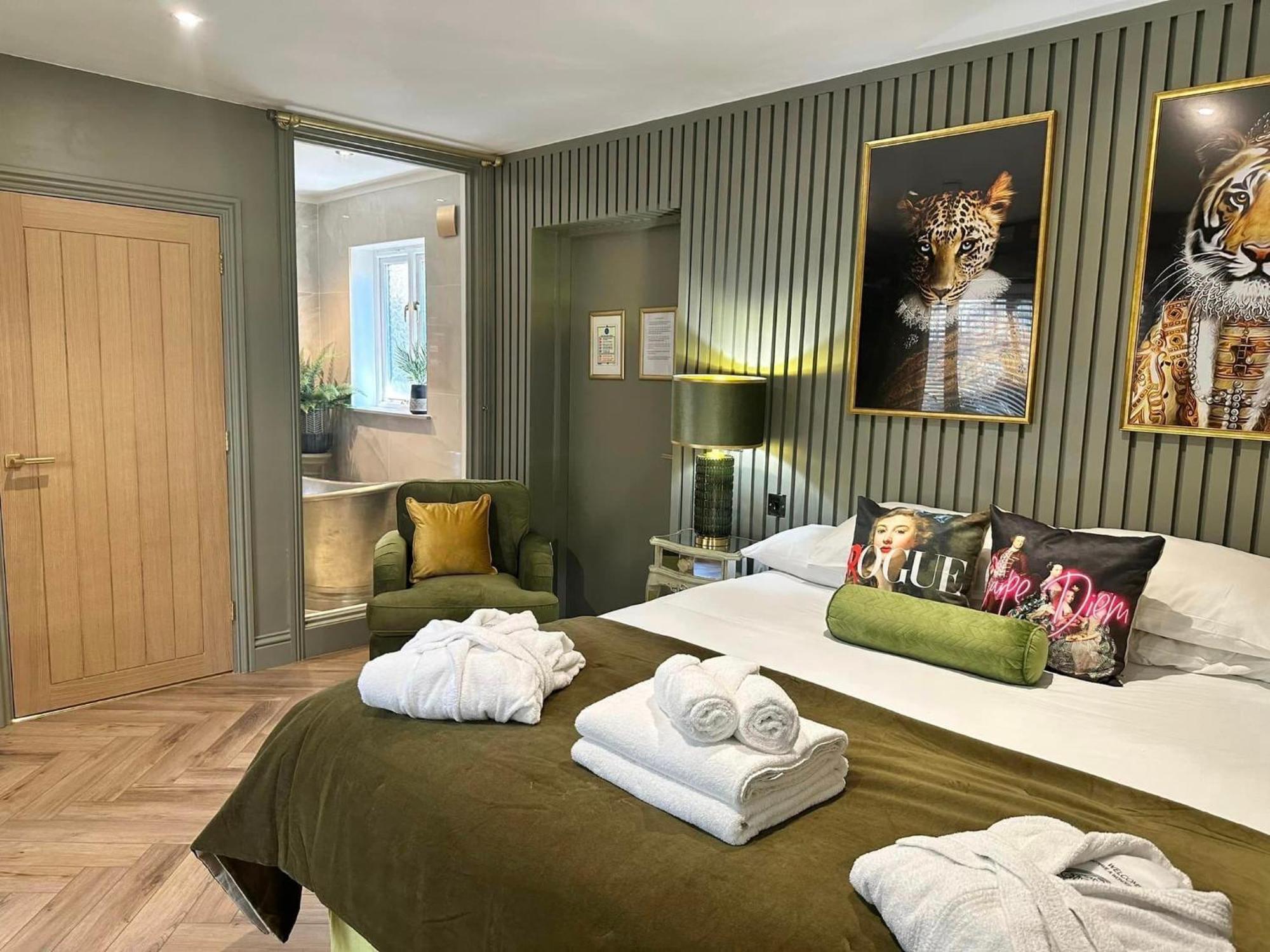 Hotel Oyo The Townhouse 5*
