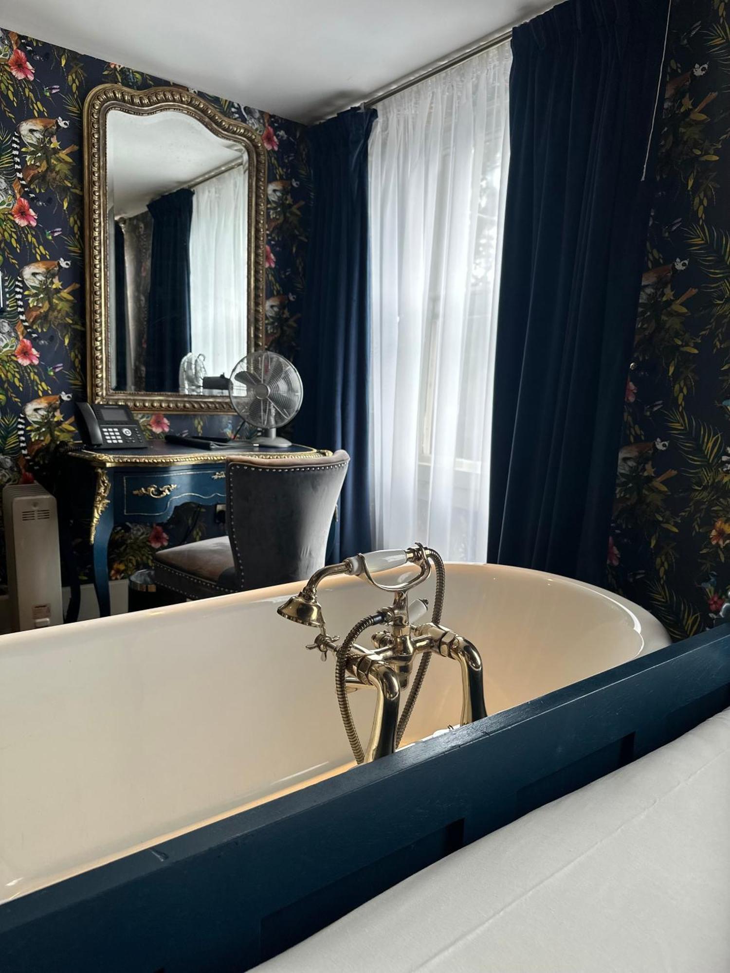 Oyo The Townhouse Hotel Durham