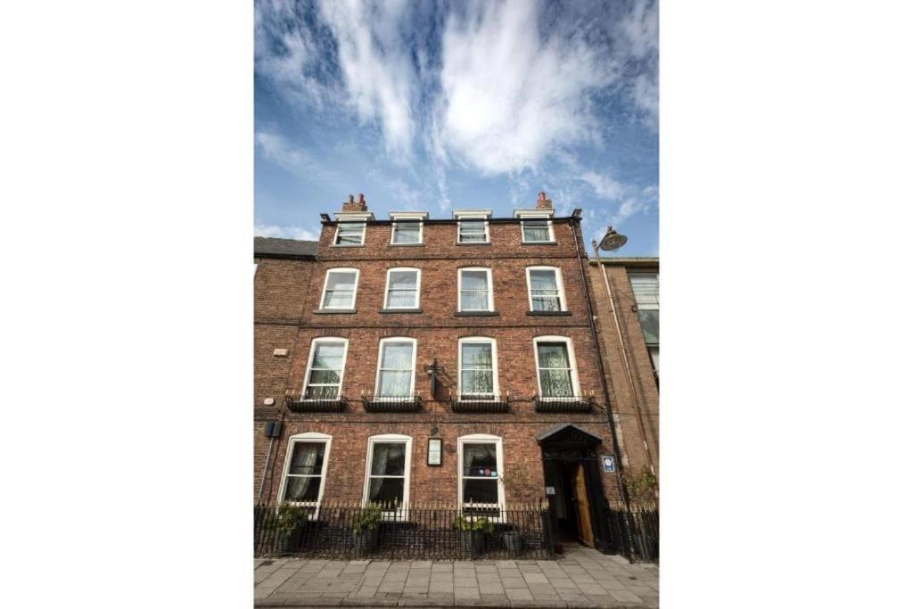 Oyo The Townhouse 5*