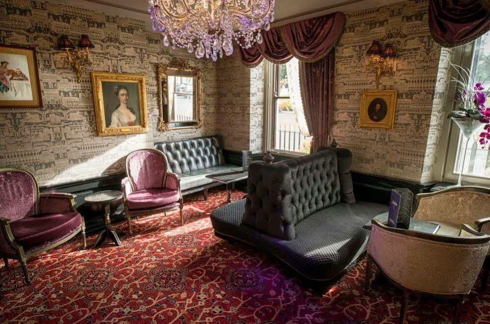 Oyo The Townhouse 5*
